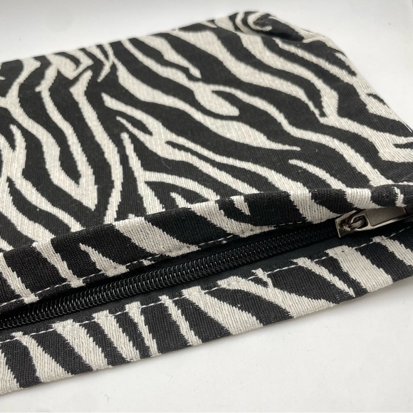 ZEBRA PRINT | Canvas Makeup Bag (Brand New!) ✨ - Picture 6 of 11